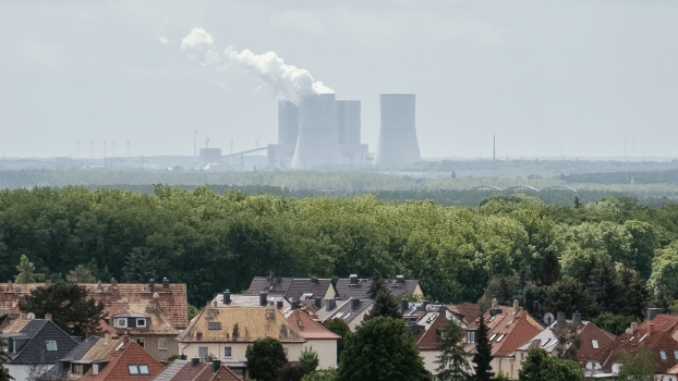 eBook | Reducing Emissions Through Sustainable Finance: A Guide for Companies in Carbon Intensive Industries
